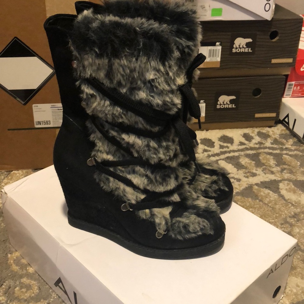 Aldo wedge boot. Size 40 EU. Worn once.